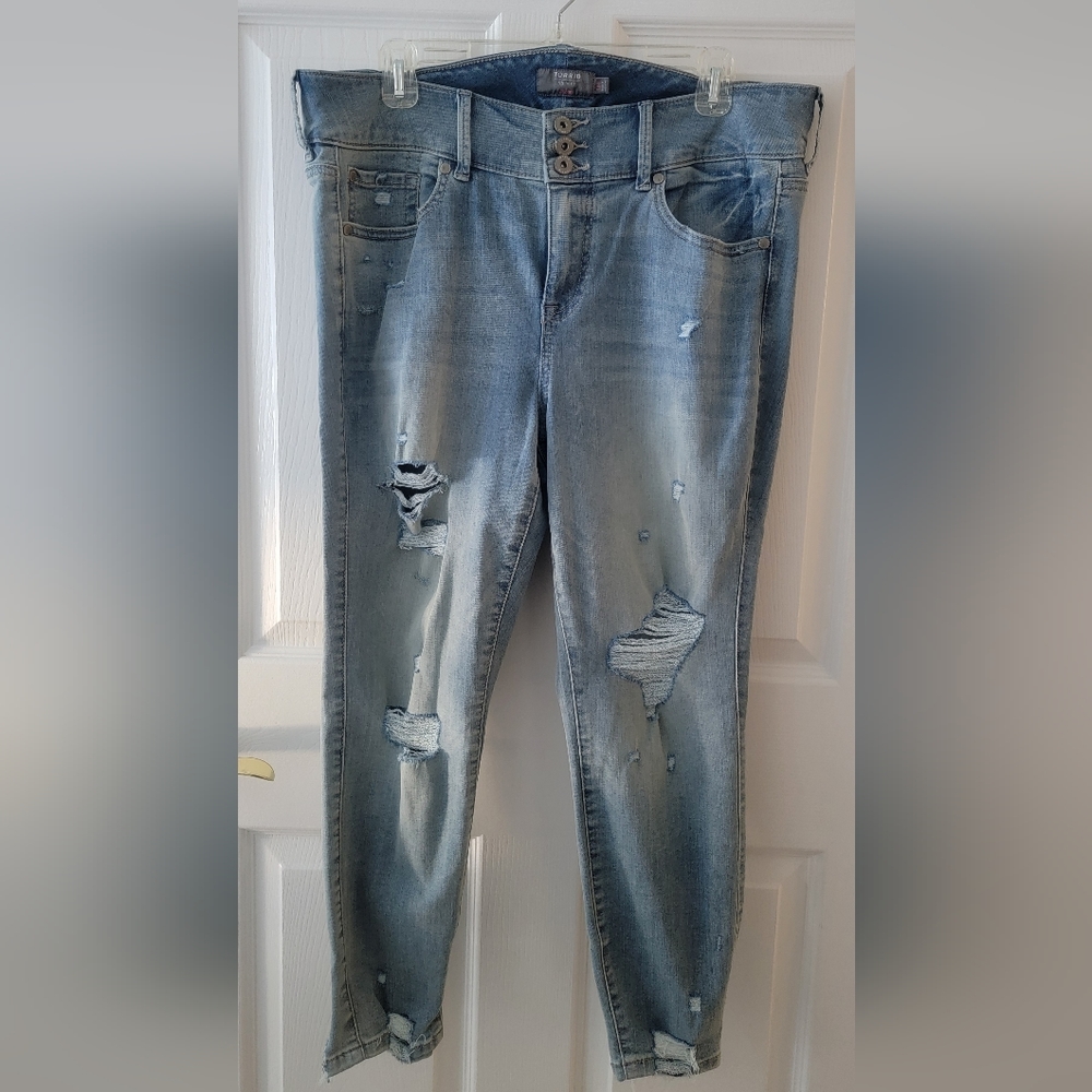 Torrid Feel The Fit Distressed Jeggings Size 16 Short